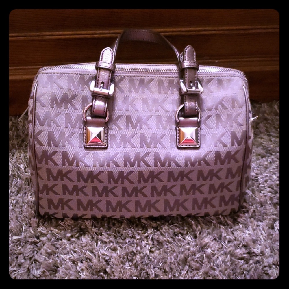 Michael Kors Purse!!!! 👜👜👜